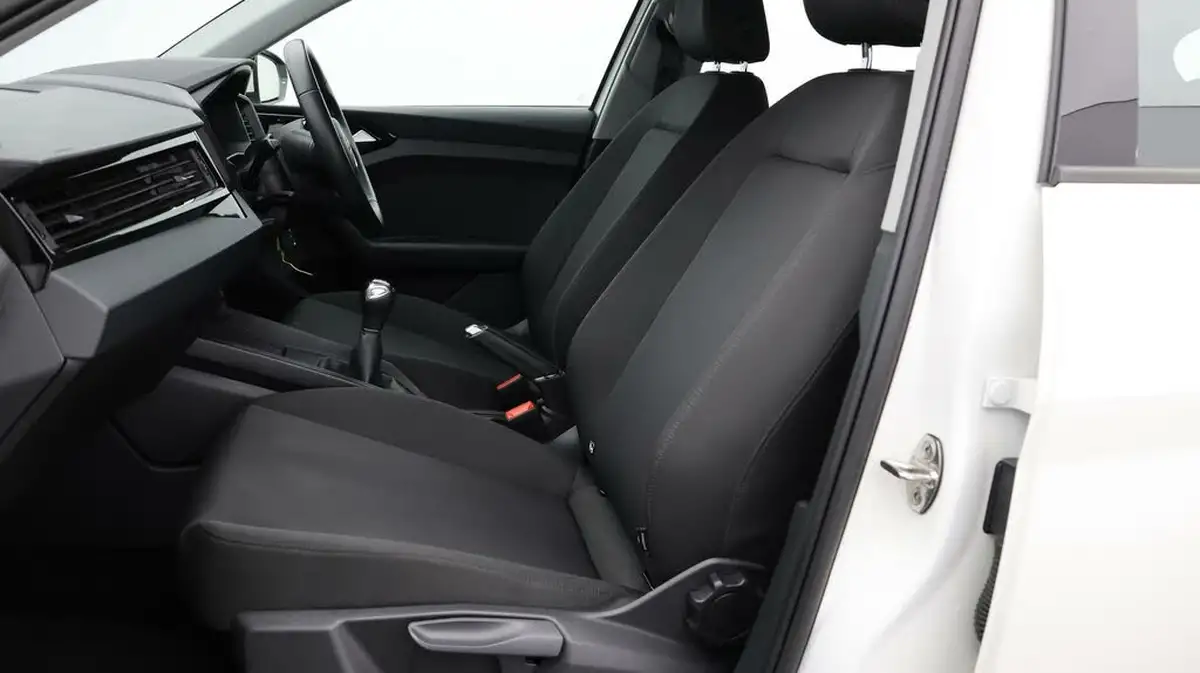 2022-audi-a1-10-25-tfsi-technik-big-13