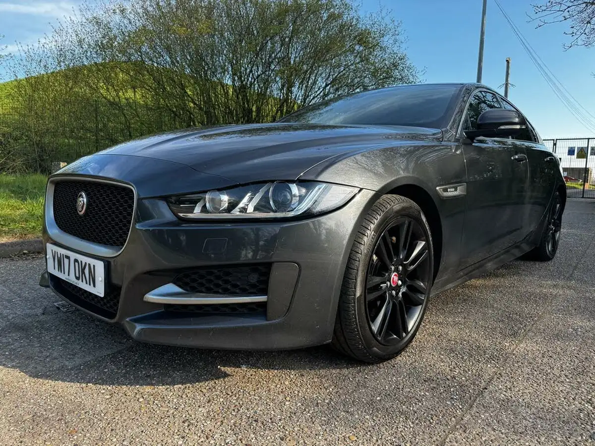 2017-jaguar-xe-20d-r-sport-180ps-ss-1999cc-big-4