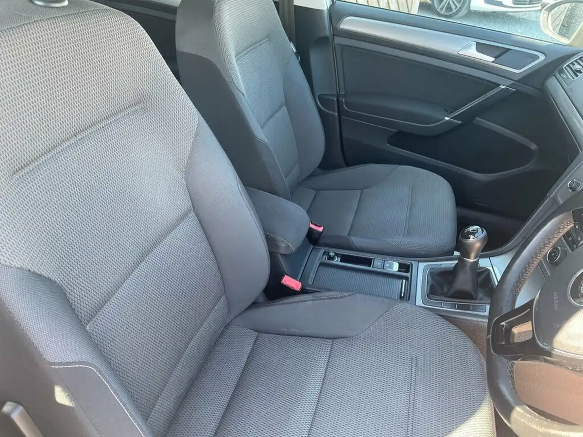 2014-volkswagen-golf-16tdi-se-ss-hatchback-5d-big-6
