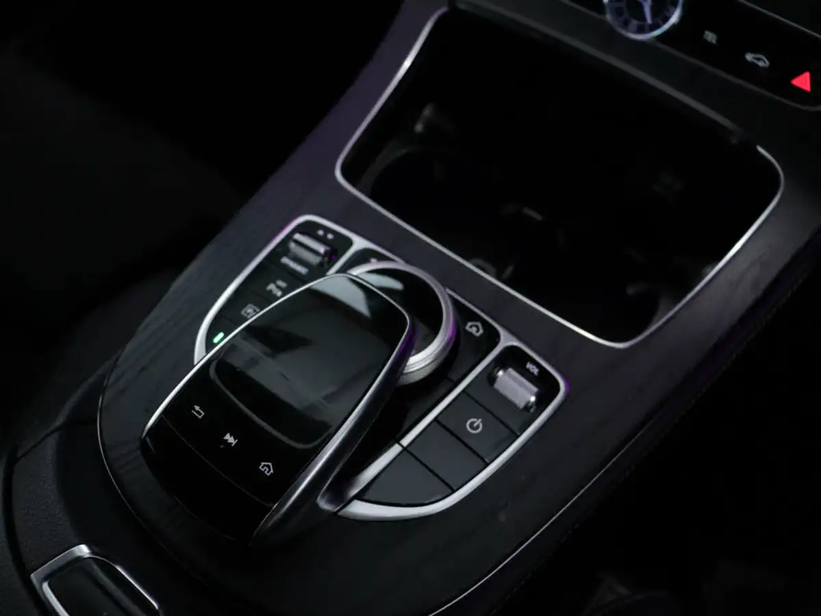 2019-mercedes-benz-e-class-20d-e220d-amg-line-saloon-4d-plus-big-21