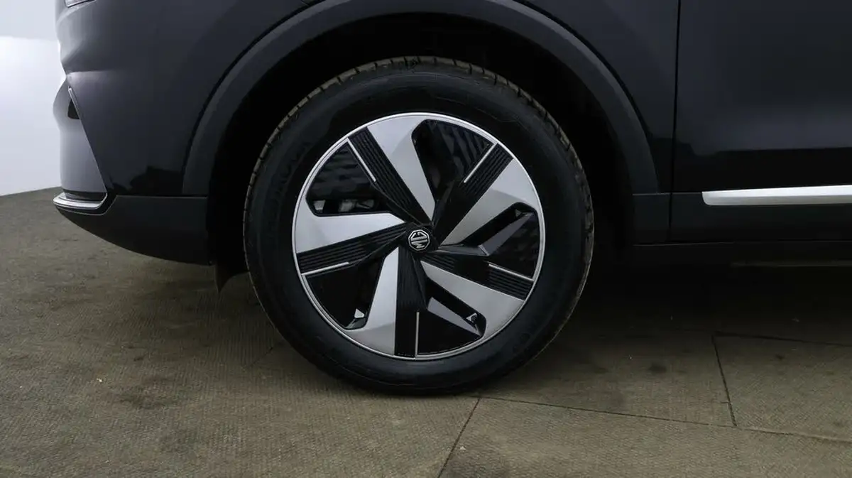 2023-mg-zs-suv-e-trophy-connect-ev-156ps-long-range-big-17
