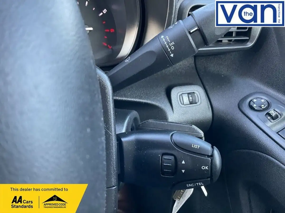 2021-citroen-berlingo-15bluehdi-1000-enterprise-100pseu6dt-e-ss-panel-big-22