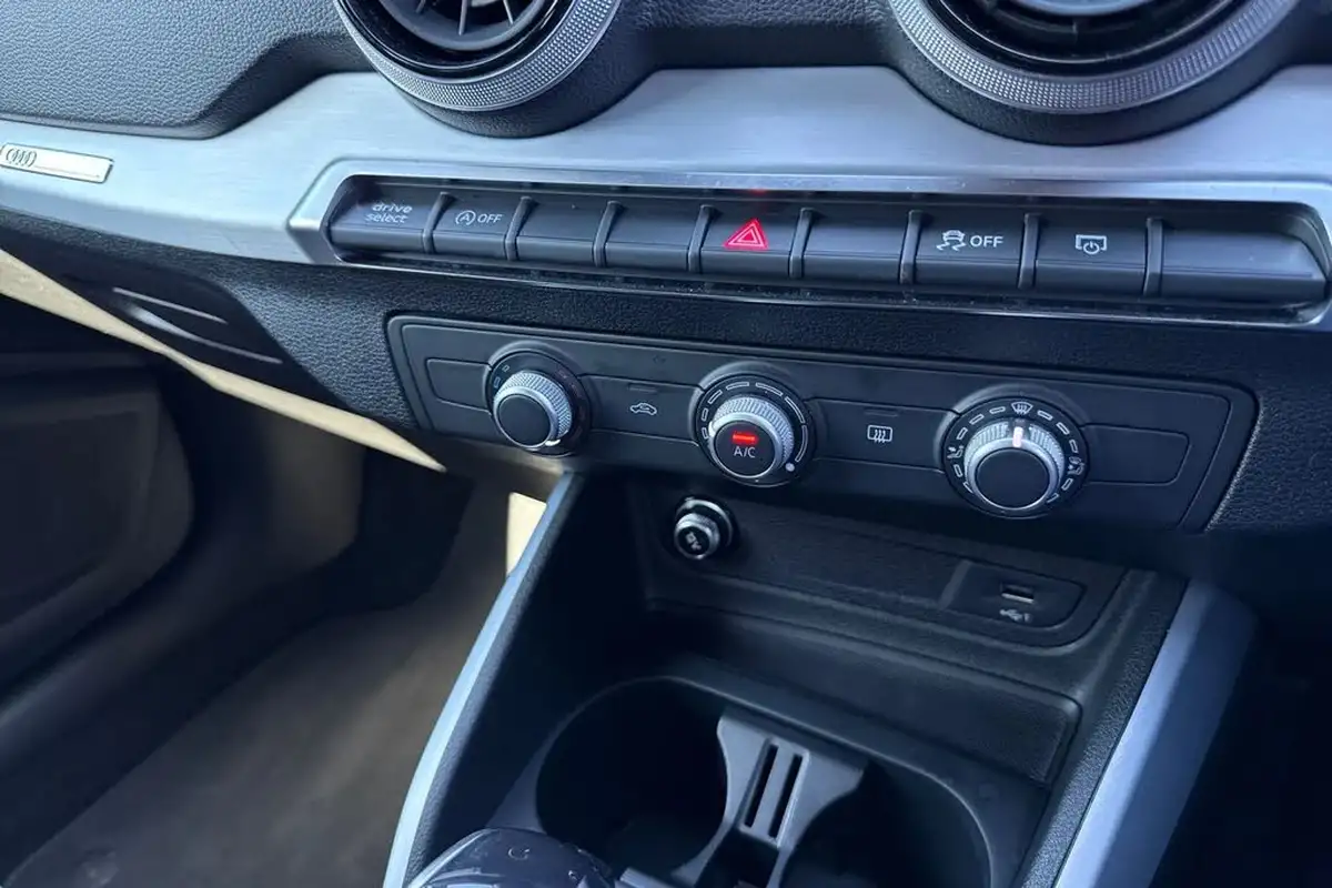 2022-audi-q2-15-35-tfsi-black-edition-s-tronic-big-21