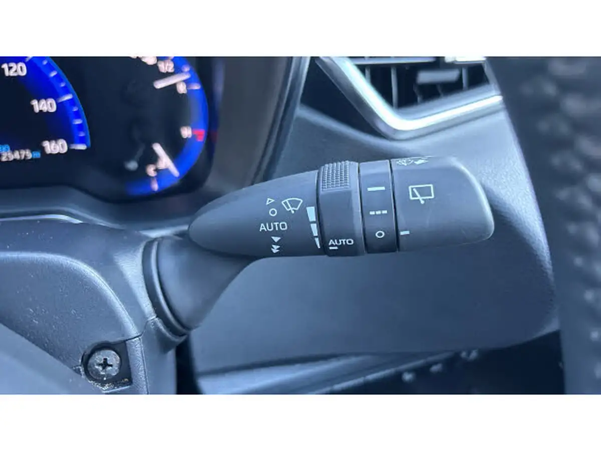 2022-toyota-corolla-18-vvt-i-excel-120bhp-trk-hatchback-big-23