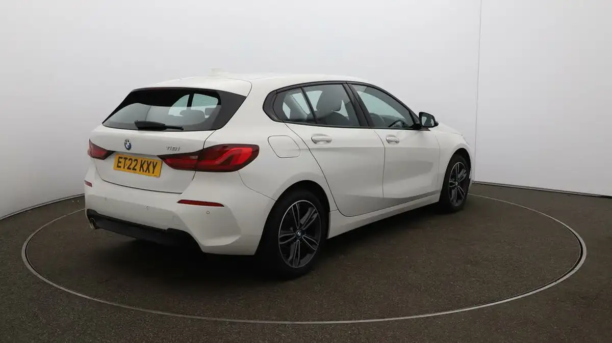 2022-bmw-1-series-15-118i-sport-dct-big-46