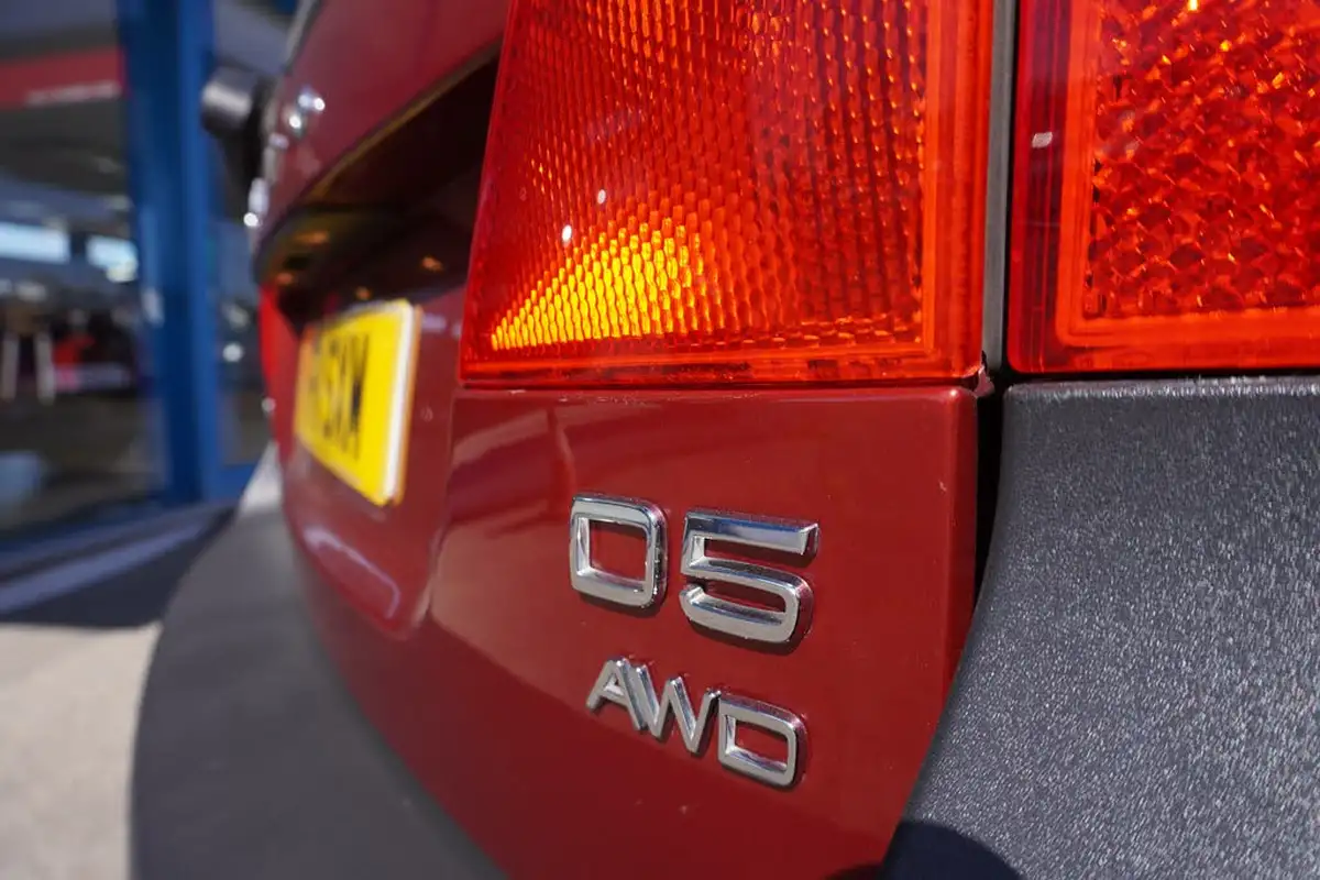 2011-volvo-xc70-24td-d5-se-lux-215bhp-geartronic-big-19