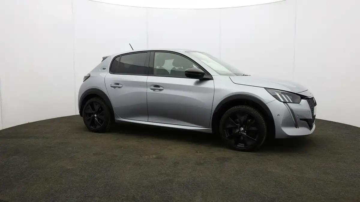 2021-peugeot-208-e-gt-premium-big-42