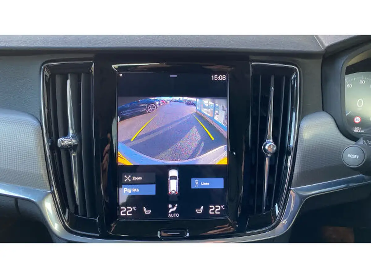 2021-volvo-v90-20-b4-momentum-big-31