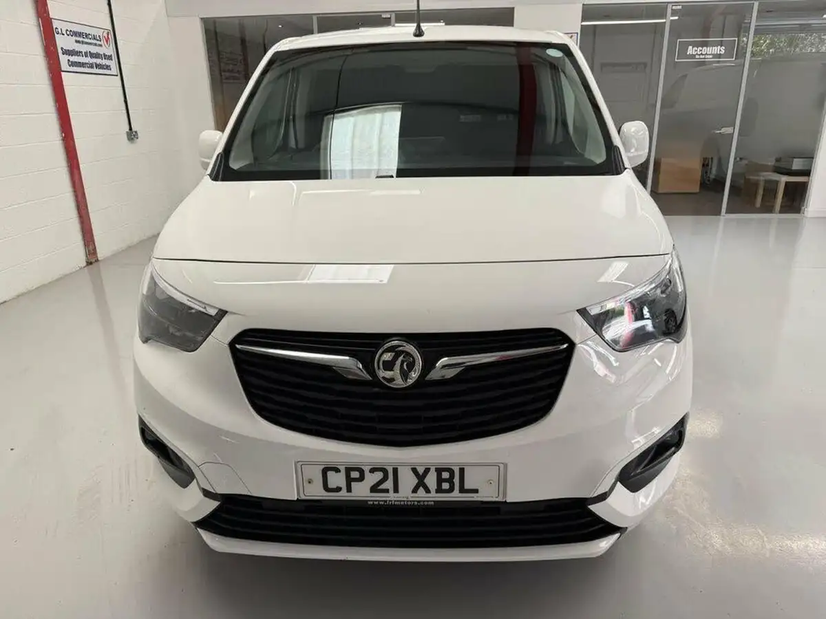 2021-vauxhall-combo-15cdti-sportive-2300-100pseu6dt-l2h1-panel-big-3