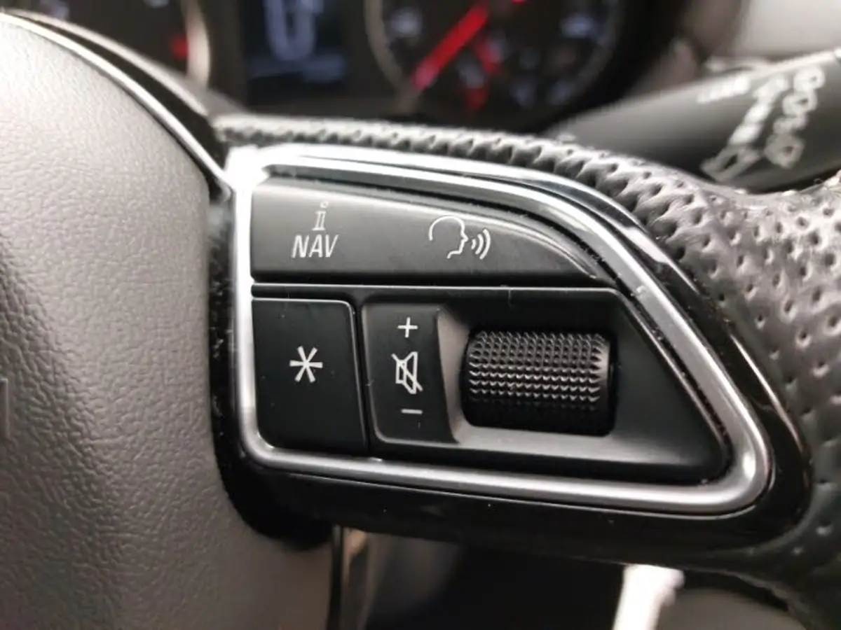 2016-audi-a1-16tdi-s-line-sportback-5d-big-15