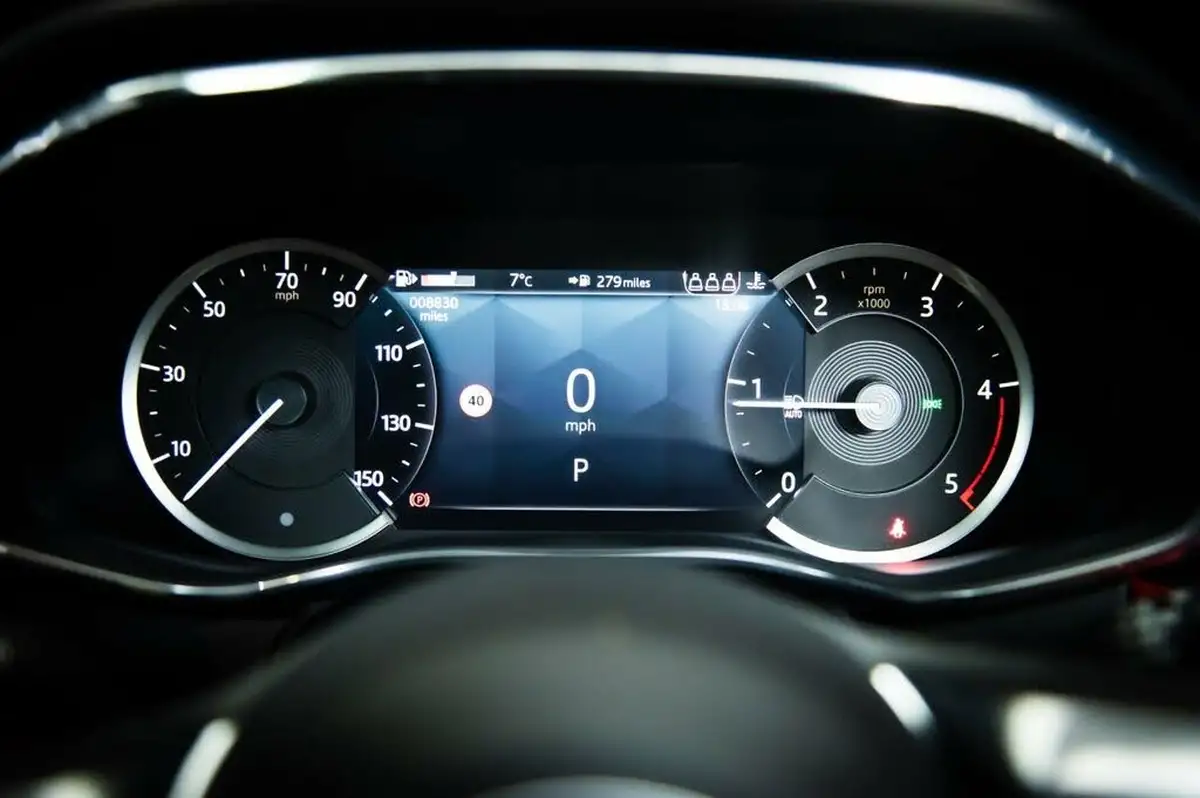 2022-jaguar-f-pace-20-d200-r-dynamic-black-big-25
