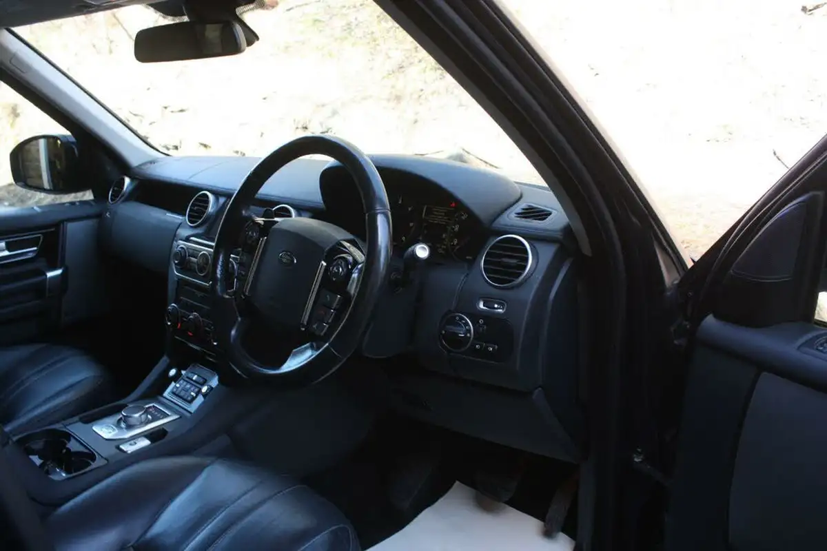 2016-land-rover-discovery-4-30-sd-v6-graphite-big-11