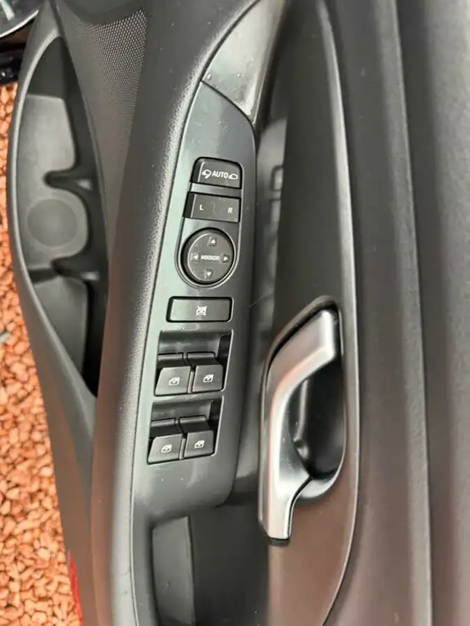 2018-hyundai-i30-10-t-gdi-se-nav-hatchback-big-26