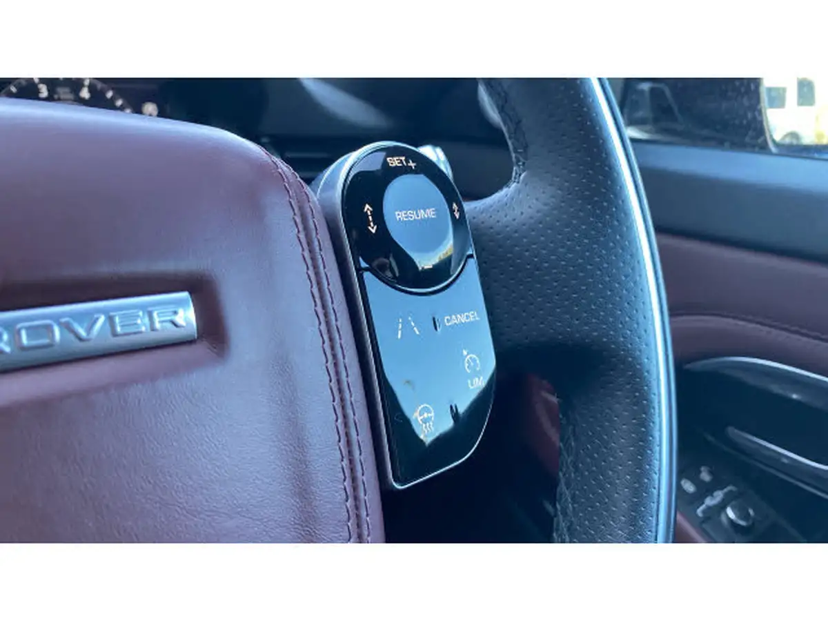 2019-land-rover-range-rover-evoque-20-p300-r-dynamic-hse-big-48