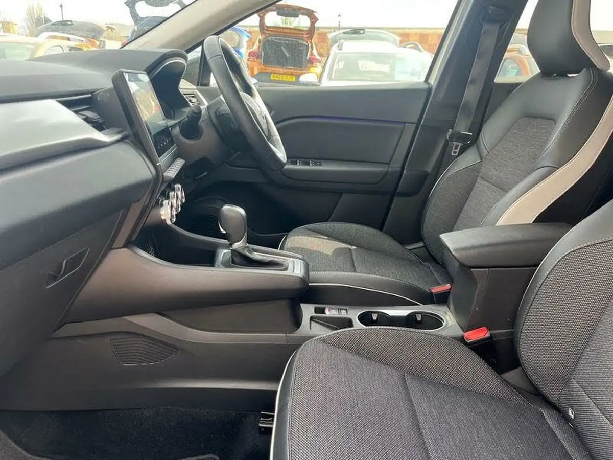 2023-renault-captur-16-techno-145ps-full-big-15
