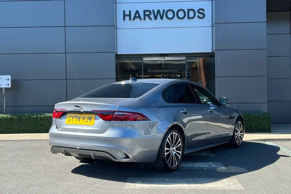 2024-jaguar-xf-20-d200-r-dynamic-se-black-saloon-4d-big-5