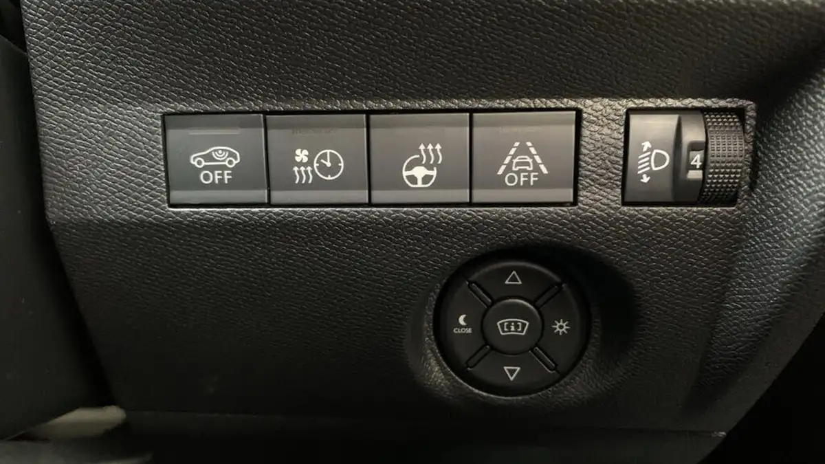 2022-citroen-c4-e-c-series-edition-big-33