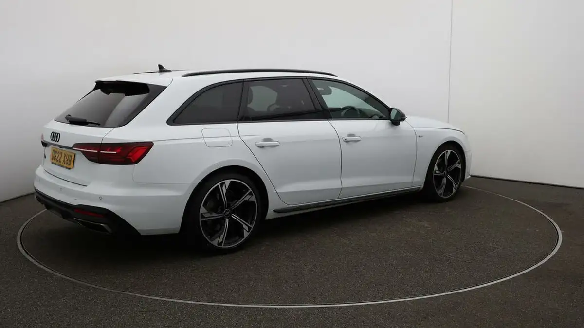 2022-audi-a4-avant-20-35-tfsi-black-edition-s-tronic-big-46