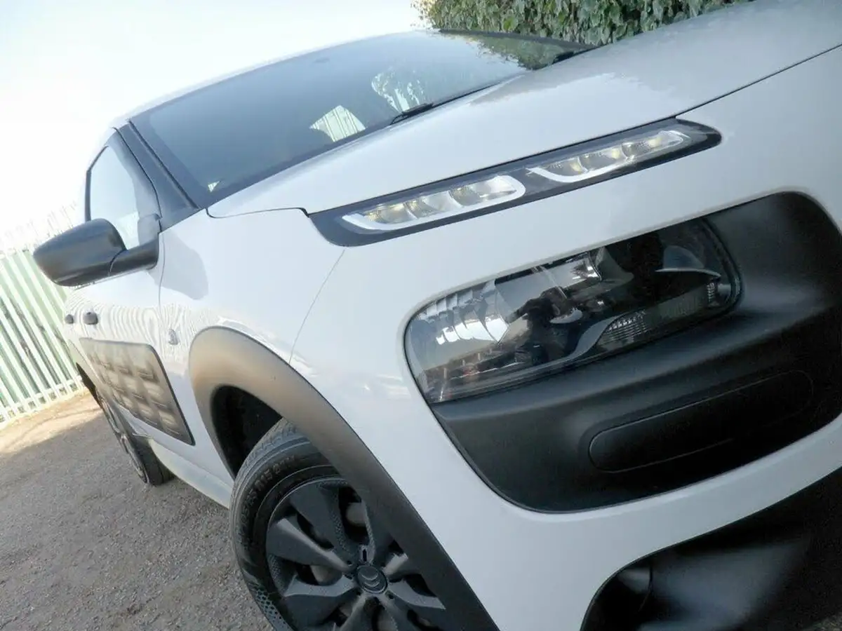 2016-citroen-c4-cactus-12-puretech-touch-big-15