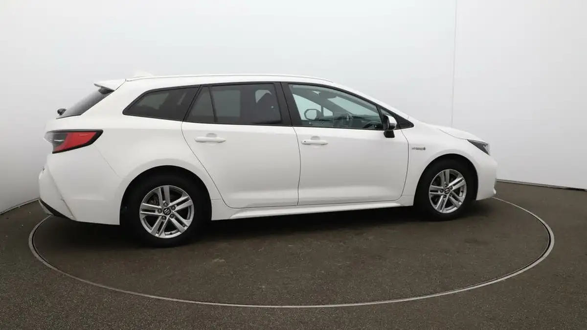 2023-suzuki-swace-18-motion-big-44