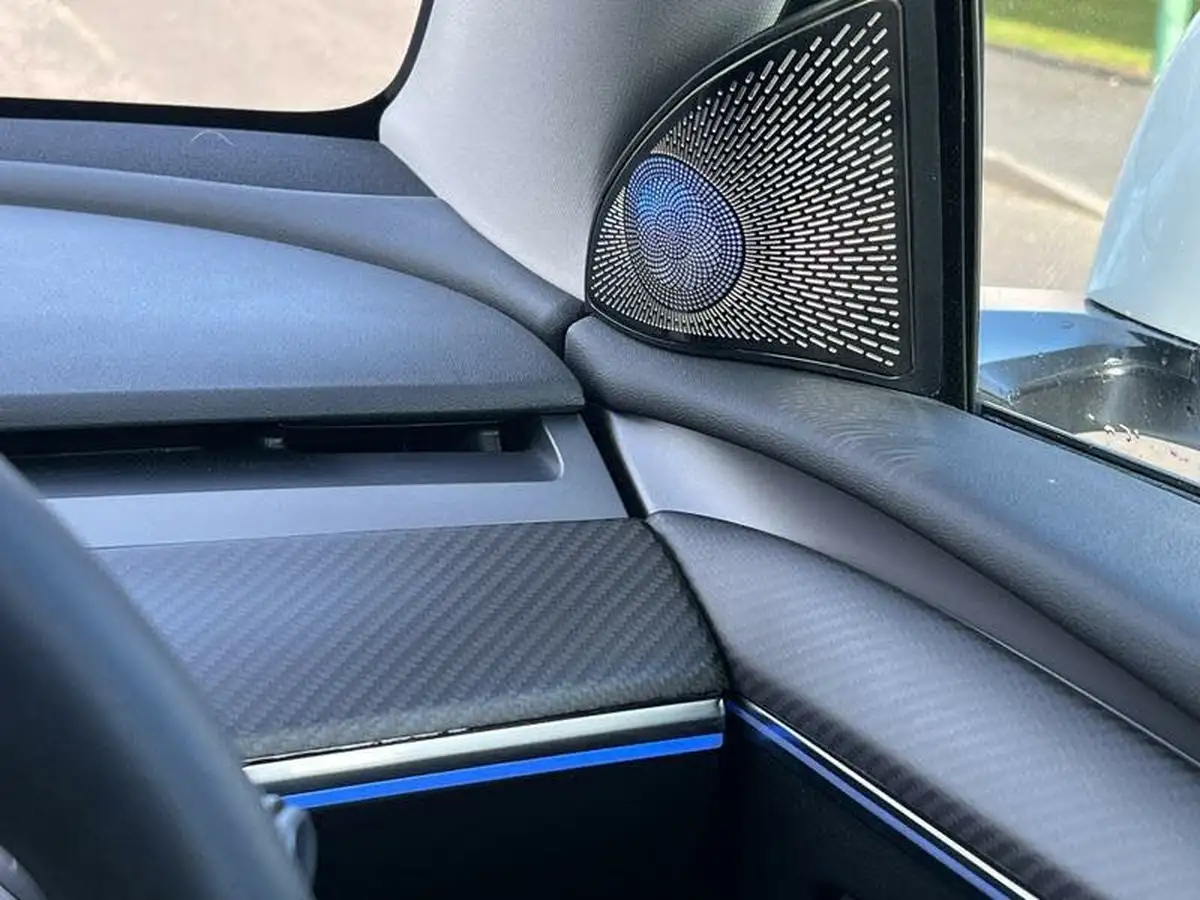 2022-tesla-model-y-e-long-range-big-30