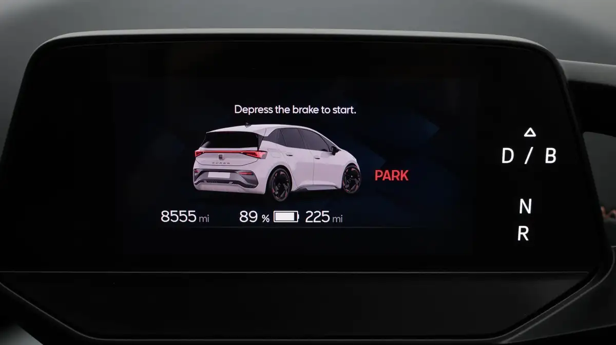 2023-cupra-born-e-v2-204ps-58kwh-big-10