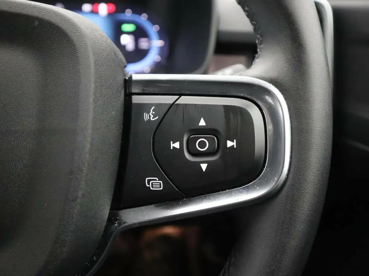 2023-volvo-xc40-e-twin-recharge-plus-big-22