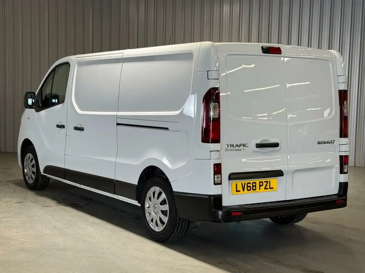 2018-renault-trafic-16dci-ll29-125-business-panel-big-1