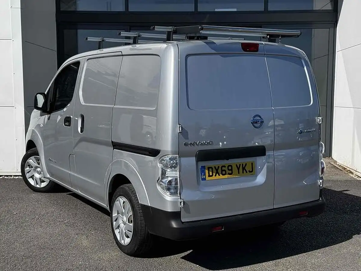 2019-nissan-env200-e-acenta-panel-van-auto-big-1