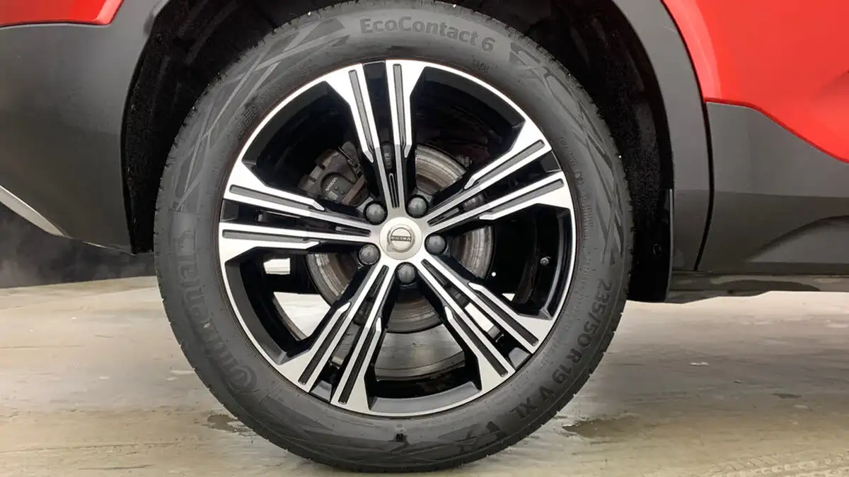 2020-volvo-xc40-20-b4-inscription-pro-big-21