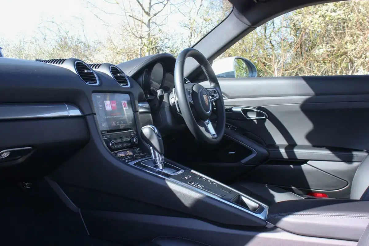 2020-porsche-cayman-718-20-cayman-pdk-big-18