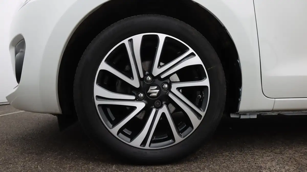 2024-suzuki-swift-12-dualjet-sz5-big-18