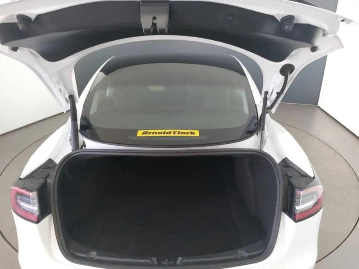 2021-tesla-model-3-e-long-range-awd-big-7