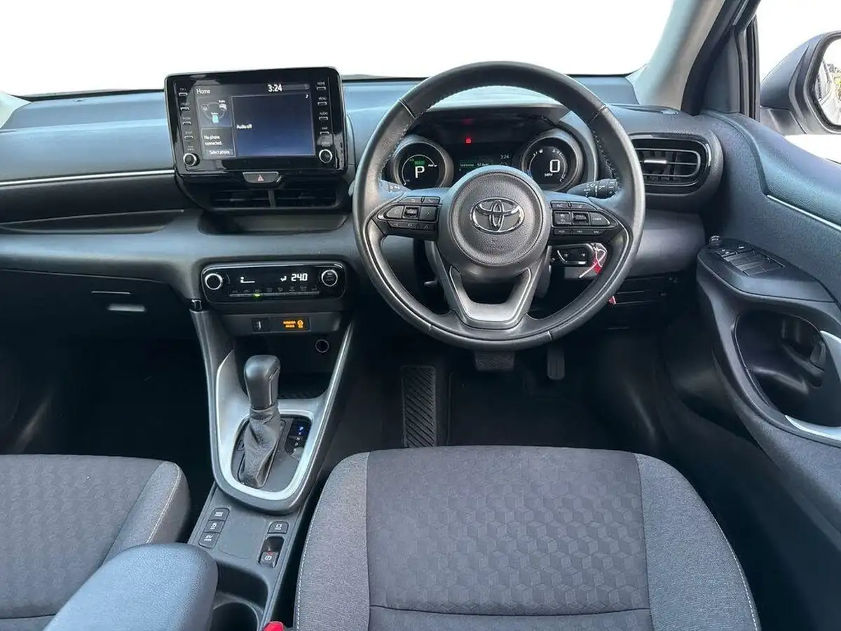 2022-toyota-yaris-15-vvt-i-design-big-11
