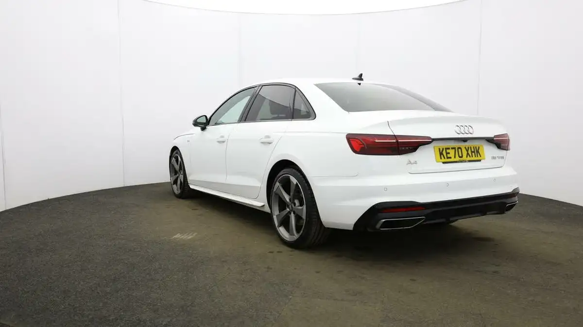 2020-audi-a4-20-35-tfsi-black-edition-big-35
