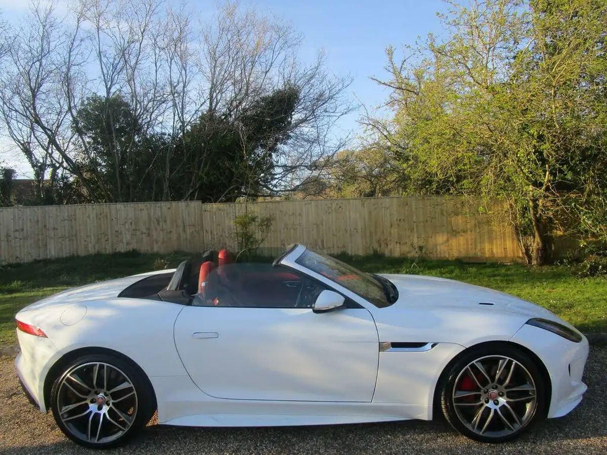 2015-jaguar-f-type-50-r-convertible-awd-big-0