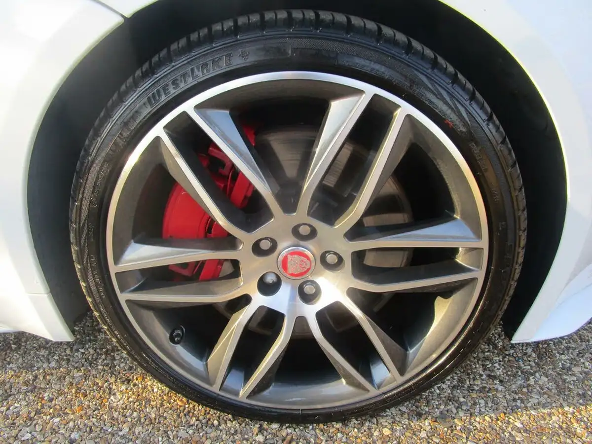 2015-jaguar-f-type-50-r-convertible-awd-big-4