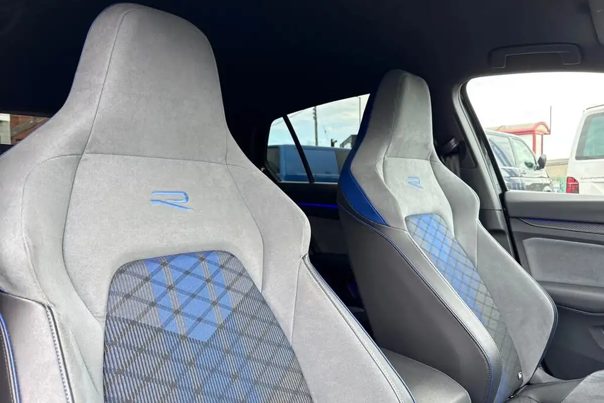 2021-volkswagen-golf-20-tsi-r-hatchback-big-20