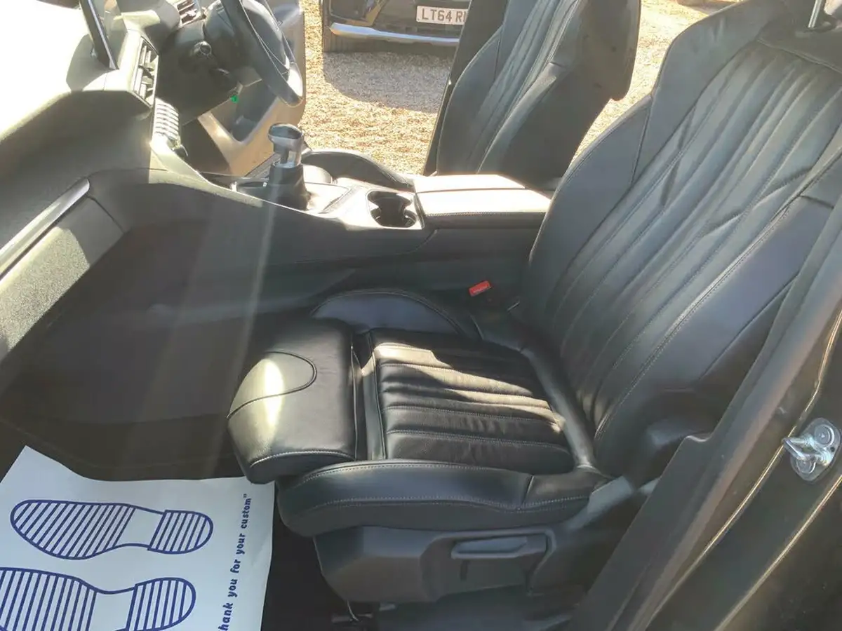 2020-peugeot-5008-suv-15-bluehdi-allure-big-37