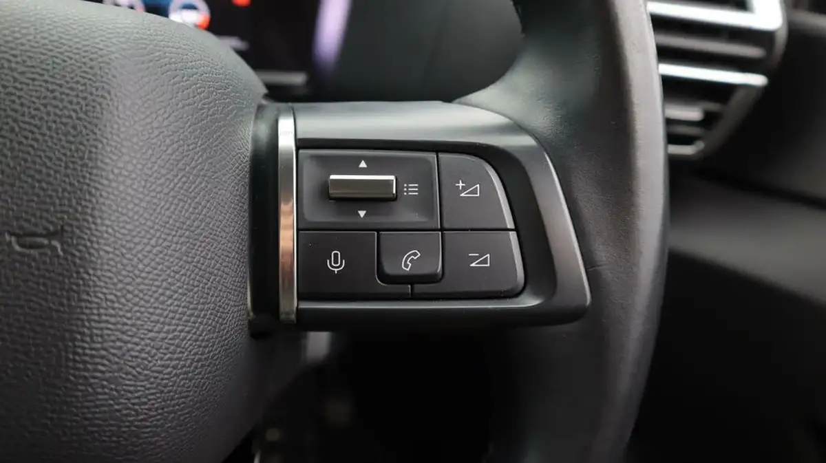 2021-citroen-c4-12-puretech-shine-130ps-big-25