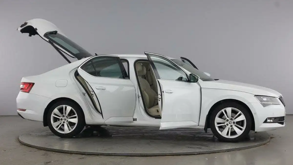 2017-skoda-superb-14-tsi-act-se-l-executive-hatchback-dsg-big-9