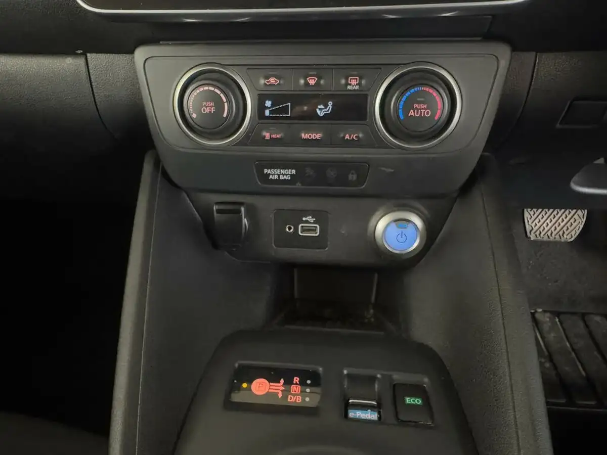 2021-nissan-leaf-e-acenta-big-28