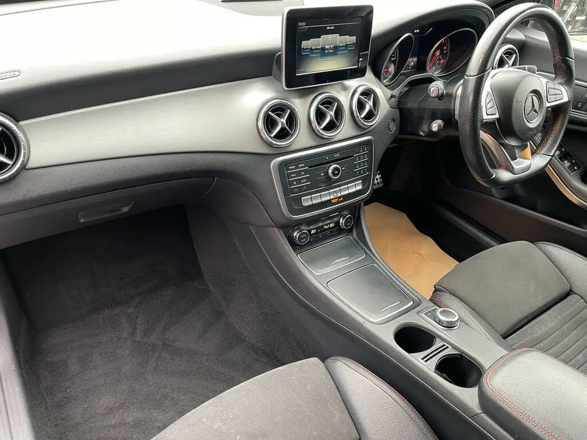 2017-mercedes-benz-cla-21d-cla-220-amg-line-shooting-brake-5d-big-14