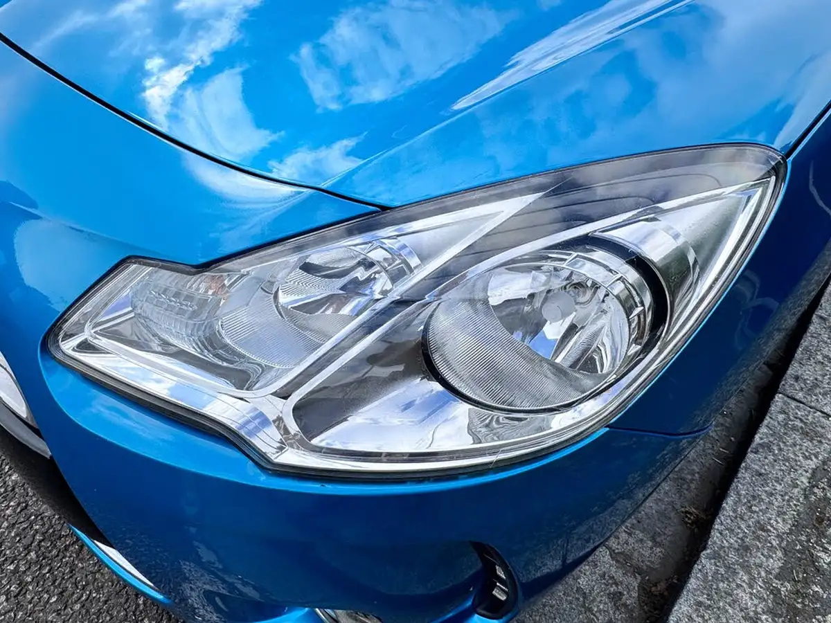 2012-citroen-ds3-16-dstyle-big-18