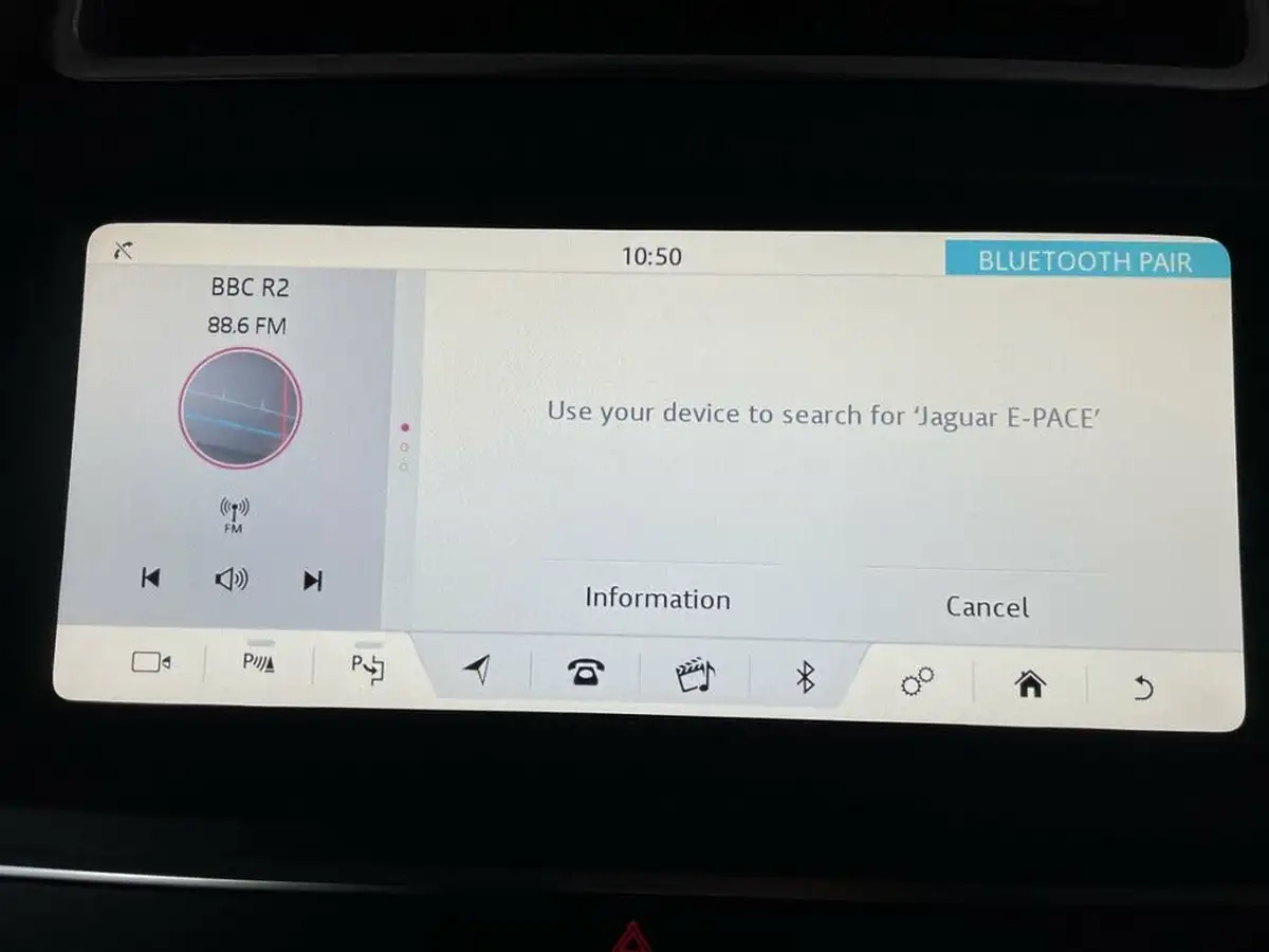 2018-jaguar-e-pace-20-i4-s-big-22