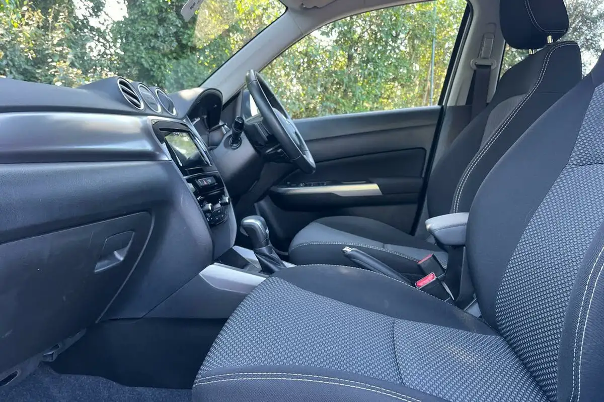 2022-suzuki-vitara-15-sz-t-big-2