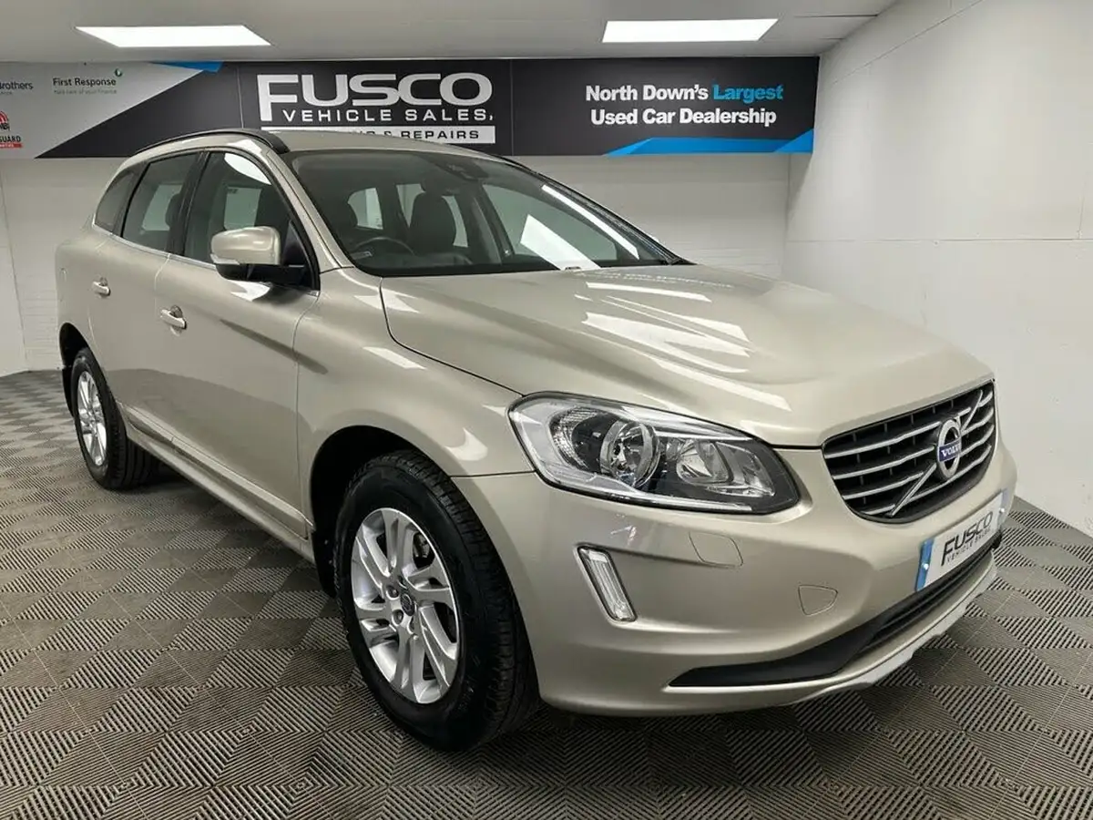 2017-volvo-xc60-20td-d4-se-geartronic-big-0