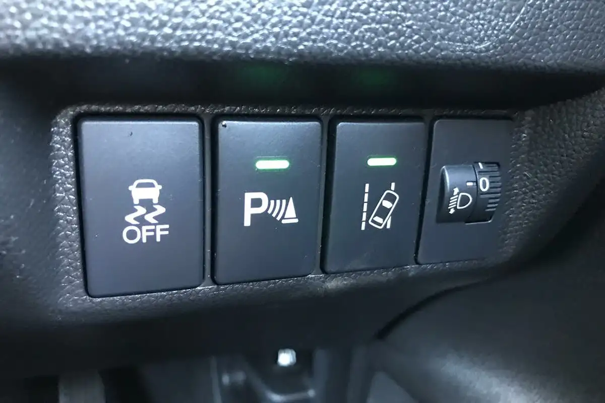2018-honda-jazz-13-i-vtec-se-big-19