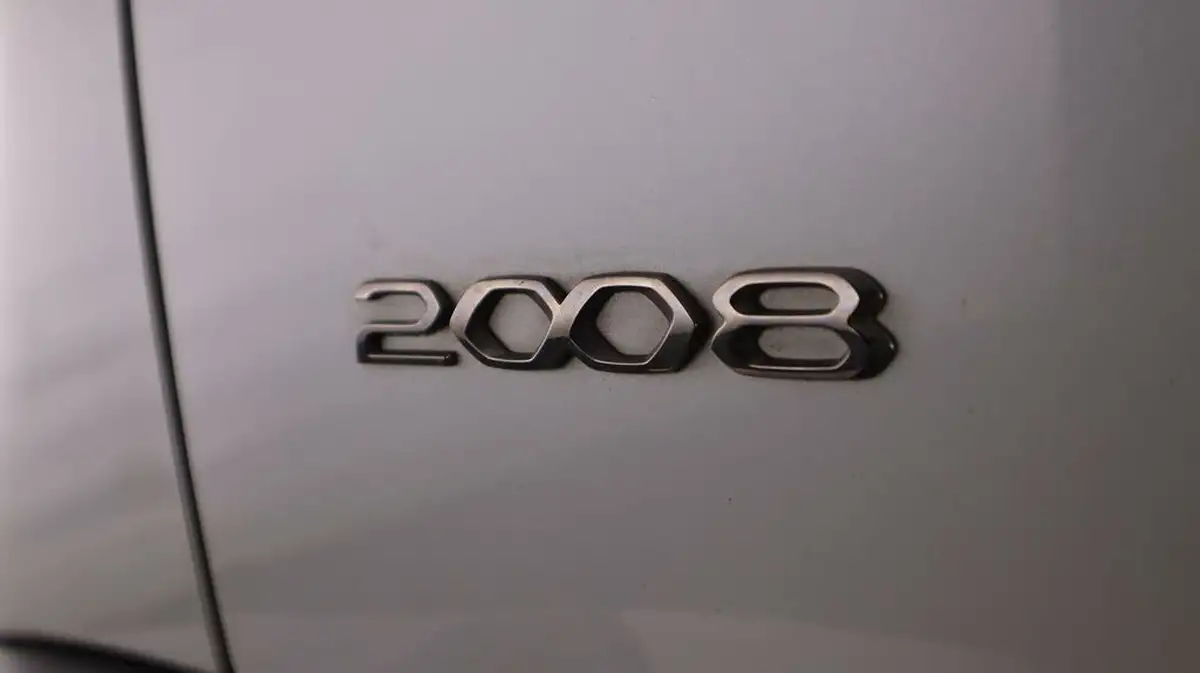 2022-peugeot-2008-suv-12-puretech-gt-premium-130bhp-big-20