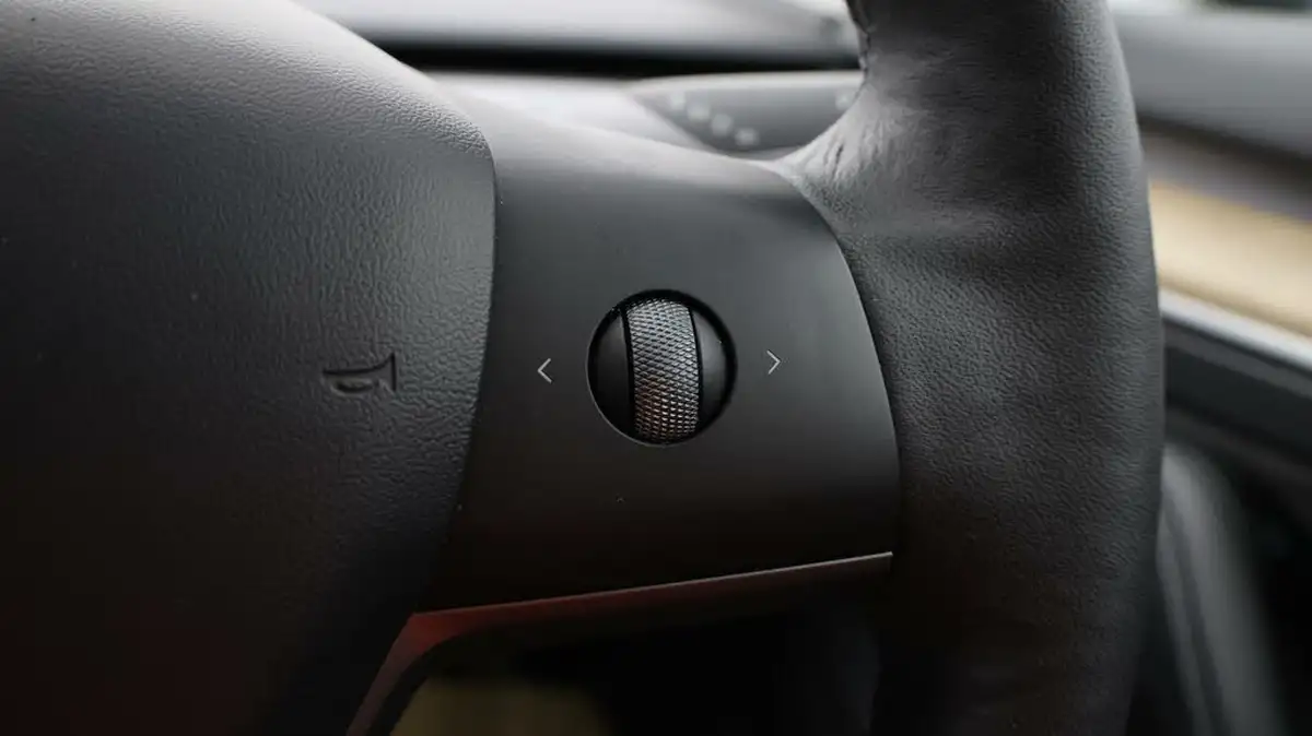 2021-tesla-model-3-e-long-range-awd-big-22